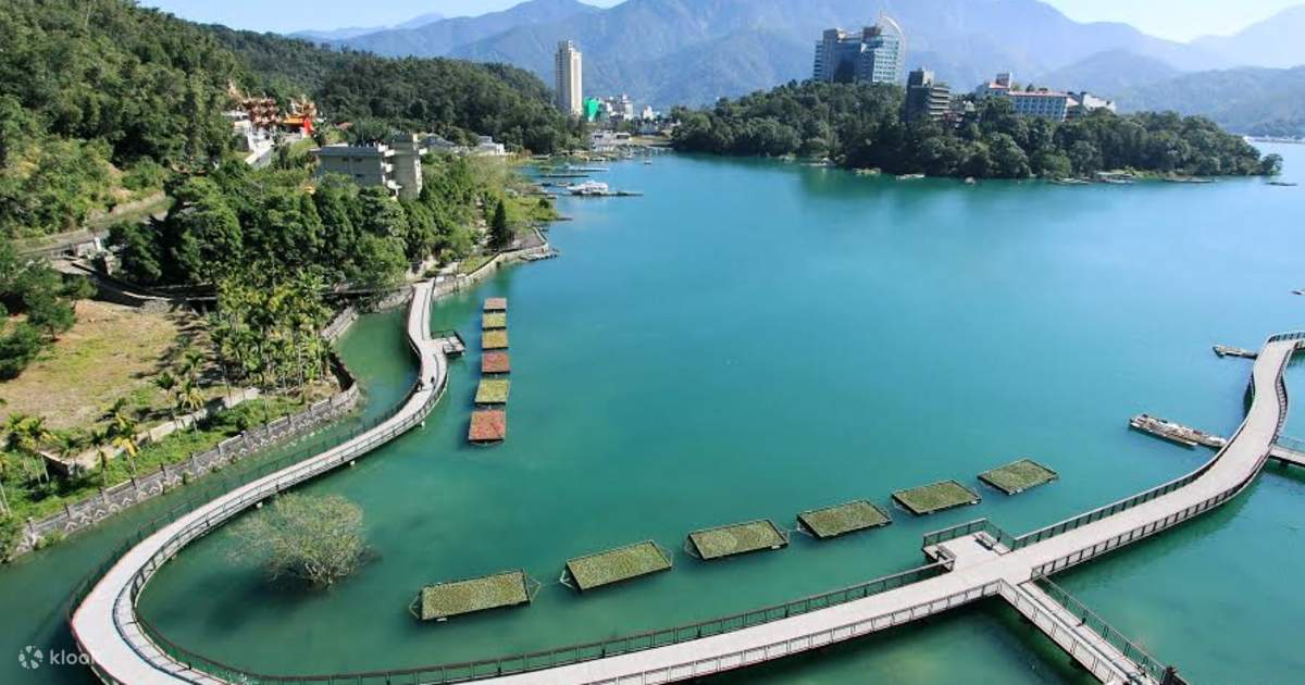 travel from taichung to sun moon lake
